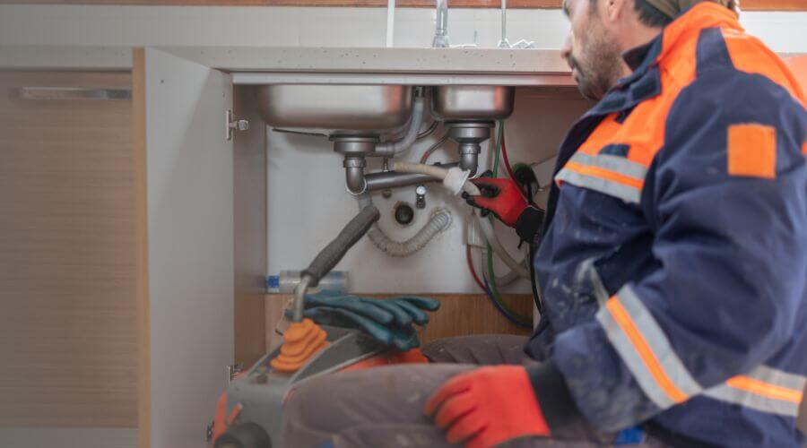 Local tankless water heater installation in Meredosia, IL